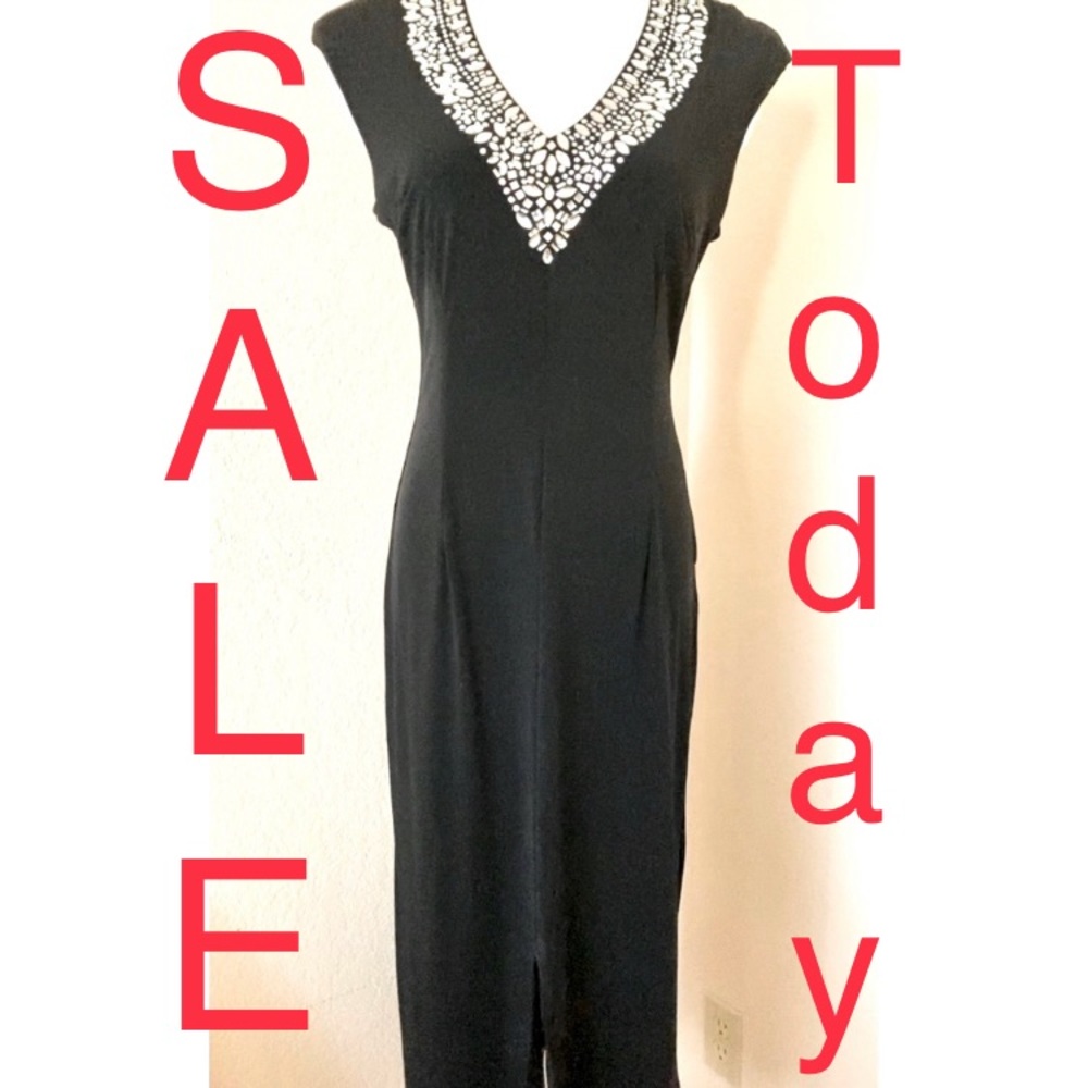 Cocktail Dress Sleeveless Black Dress bodycon V neck embellished chest midi